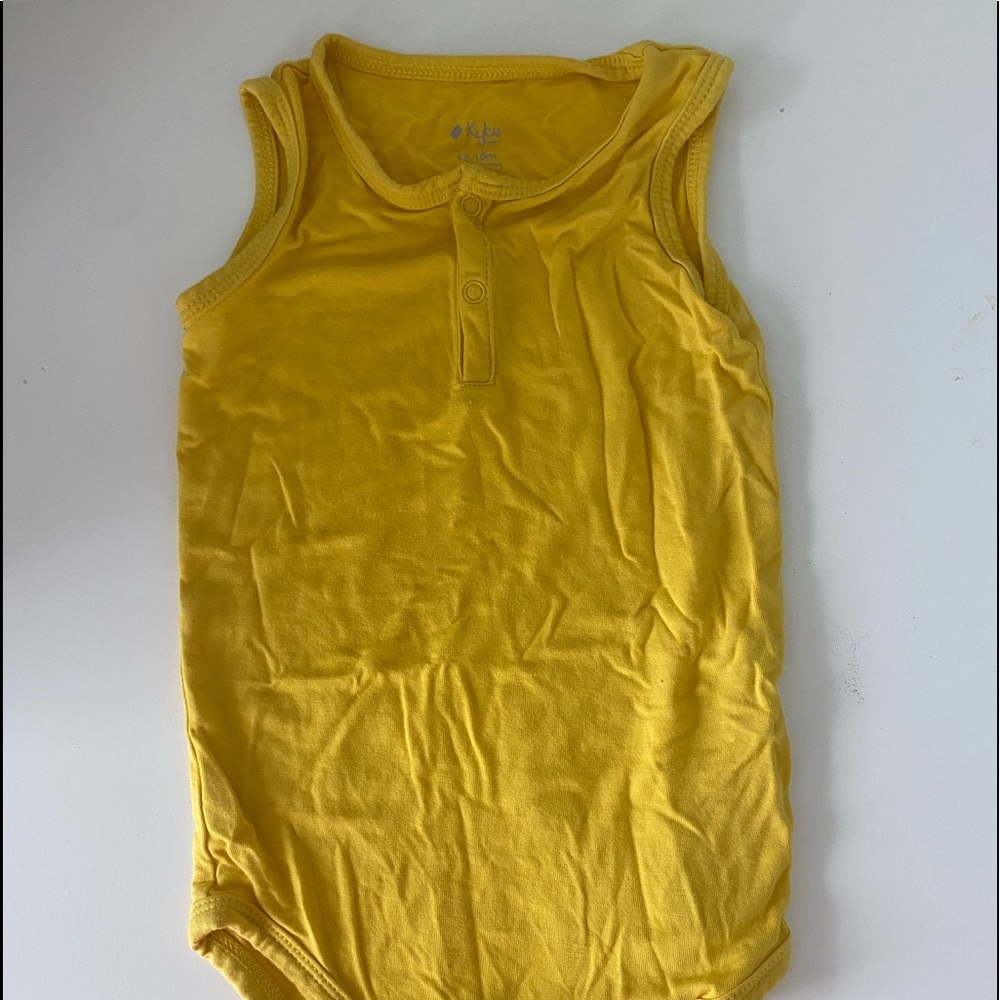 Kyte Baby sleeveless bodysuit in Pineapple